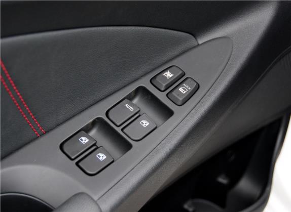 逸动XT 2013款 1.6L 手动致酷型 国V 车厢座椅   门窗控制