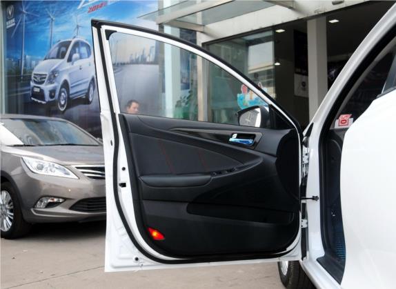 逸动XT 2013款 1.6L 自动俊酷型 国V 车厢座椅   前门板