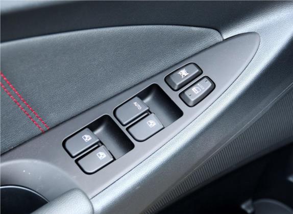逸动XT 2013款 1.6L 自动俊酷型 国V 车厢座椅   门窗控制