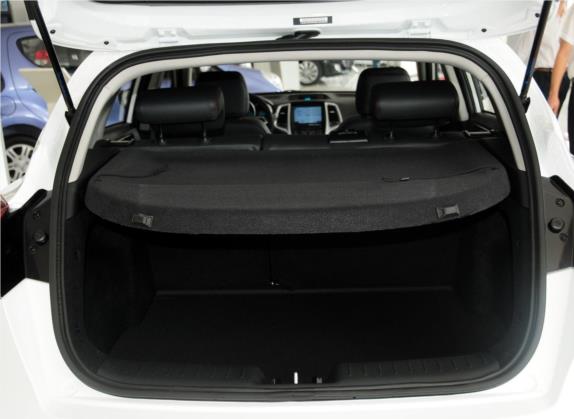 逸动XT 2013款 1.6L 自动致酷型 国V 车厢座椅   后备厢