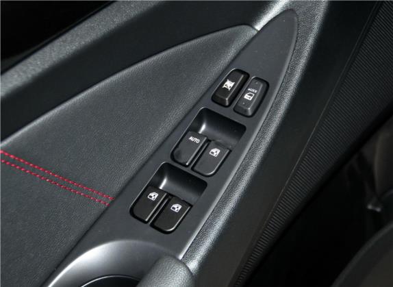 逸动XT 2013款 1.6L 自动致酷型 国V 车厢座椅   门窗控制