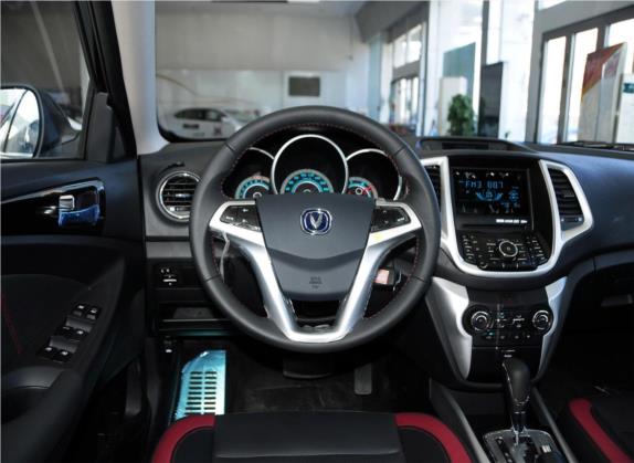 逸动XT 2013款 1.5T 自动炫酷型 中控类   驾驶位