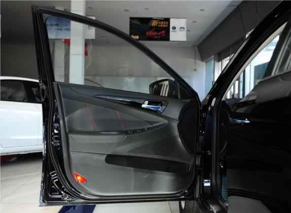 逸动XT 2013款 1.5T 自动炫酷型 车厢座椅   前门板