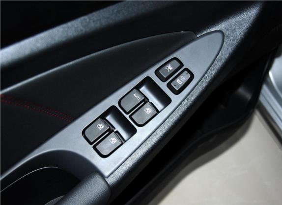 逸动XT 2013款 1.6L 自动俊酷型 国IV 车厢座椅   门窗控制