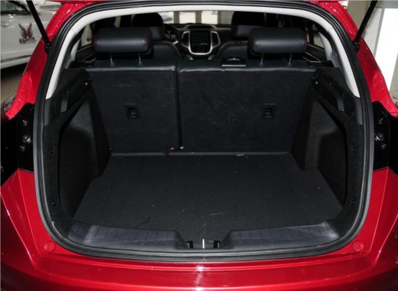 逸动XT 2013款 1.6L 手动致酷型 国IV 车厢座椅   后备厢