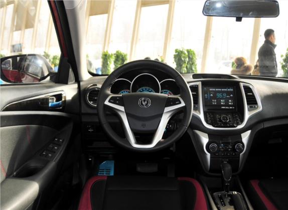 逸动XT 2013款 1.6L 自动致酷型 国IV 中控类   驾驶位
