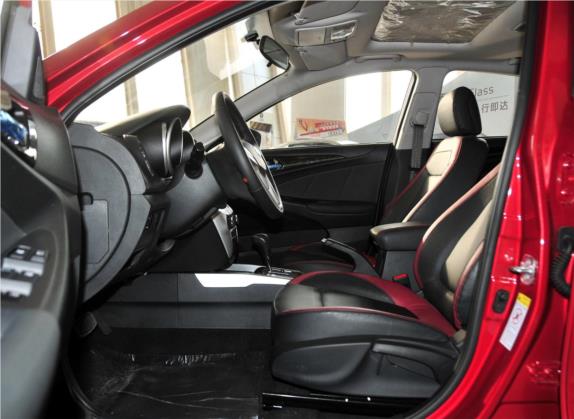 逸动XT 2013款 1.6L 自动致酷型 国IV 车厢座椅   前排空间