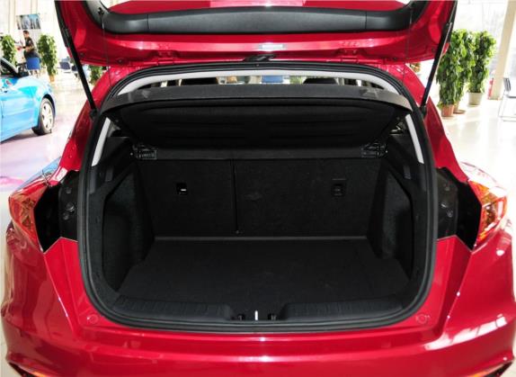 逸动XT 2013款 1.6L 自动致酷型 国IV 车厢座椅   后备厢