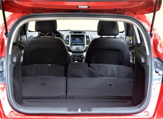 逸动XT 2015款 1.5T 自动劲酷型 车厢座椅   后备厢
