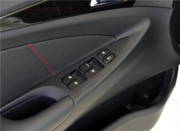 逸动XT 2015款 1.6L 自动致酷型 国IV 车厢座椅   门窗控制