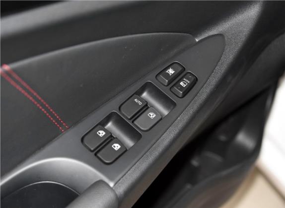 逸动XT 2015款 1.6L 手动俊酷型 国V 车厢座椅   门窗控制