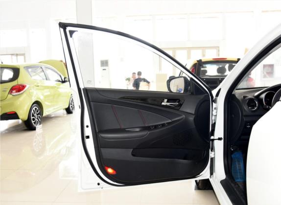 逸动XT 2015款 1.6L 手动致酷型 国V 车厢座椅   前门板