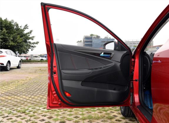逸动XT 2015款 1.6L 自动俊酷型 国V 车厢座椅   前门板