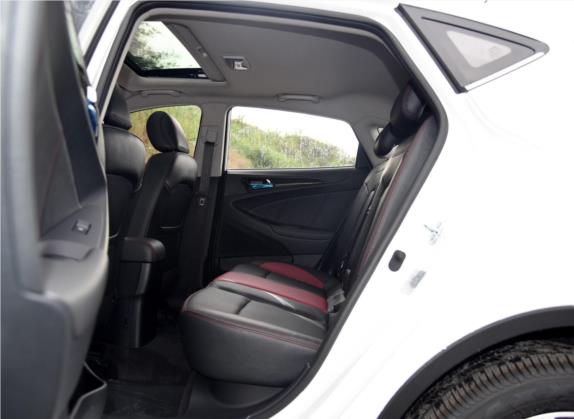 逸动XT 2015款 1.6L 自动致酷型 国V 车厢座椅   后排空间