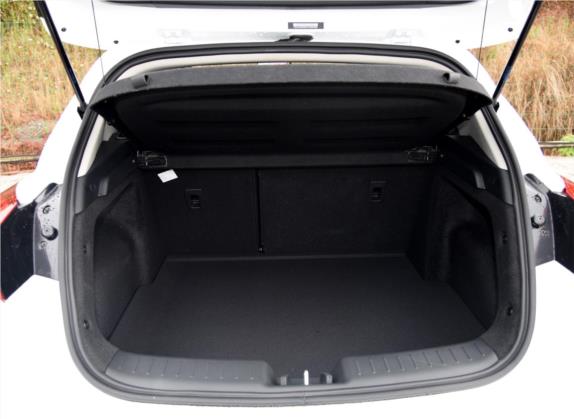 逸动XT 2015款 1.6L 自动致酷型 国V 车厢座椅   后备厢