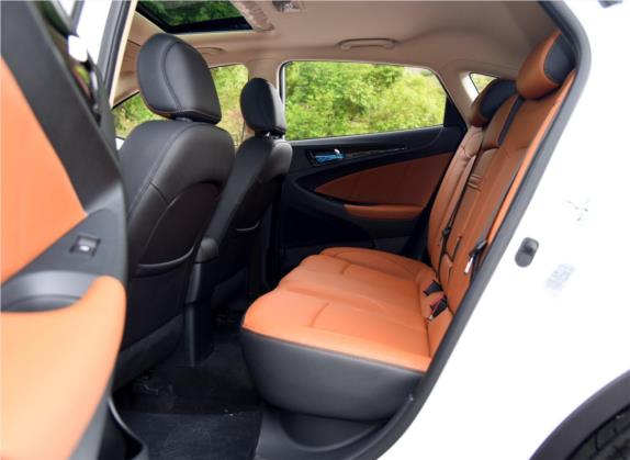 逸动XT 2016款 1.6L 手动汽车之家定制版 国V 车厢座椅   后排空间