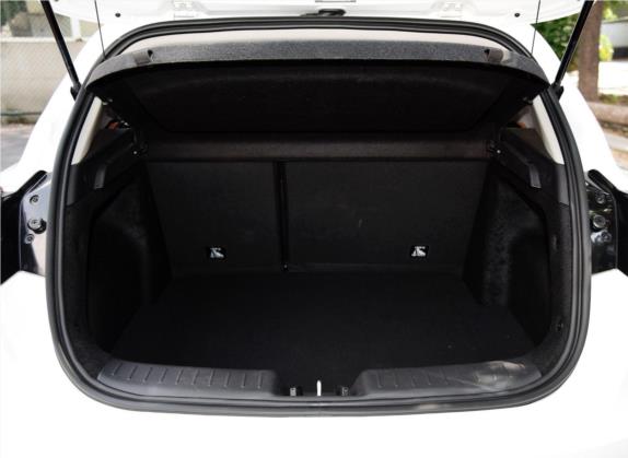 逸动XT 2016款 1.6L GDI 自动锐酷型 车厢座椅   后备厢