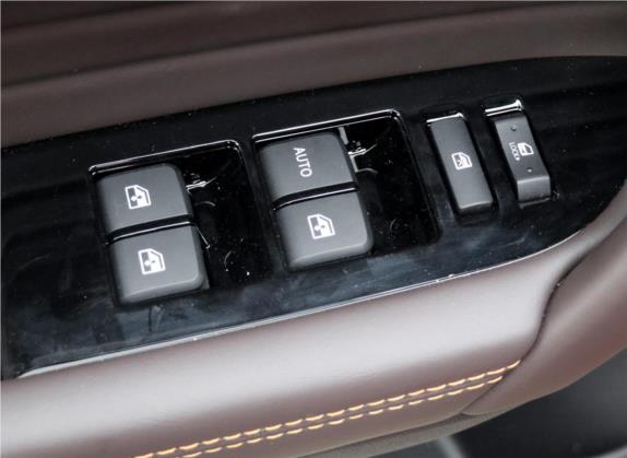 长安CS35PLUS 2018款 1.6L 手动酷联版 国V 车厢座椅   门窗控制