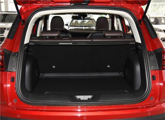 长安CS35PLUS 2018款 1.6L 手动智联版 国V 车厢座椅   后备厢