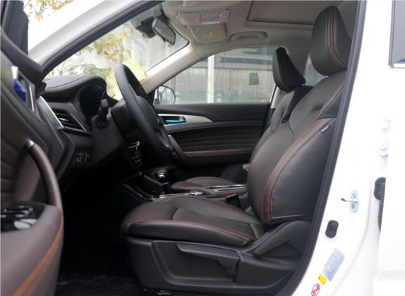 长安CS35PLUS 2018款 1.6L 自动酷联版 国V 车厢座椅   前排空间
