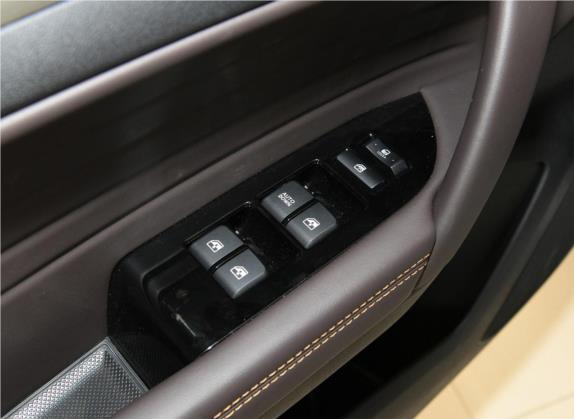 长安CS35PLUS 2019款 1.6L 自动畅联版 车厢座椅   门窗控制