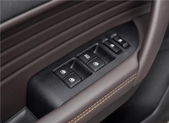 长安CS35PLUS 2019款 1.6L 手动畅联版 车厢座椅   门窗控制