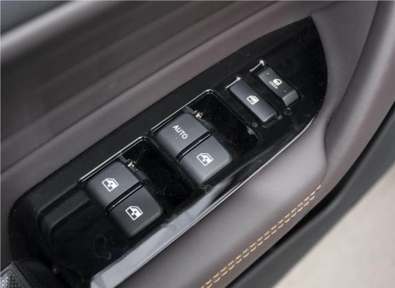 长安CS35PLUS 2019款 1.6L 自动酷联版 车厢座椅   门窗控制