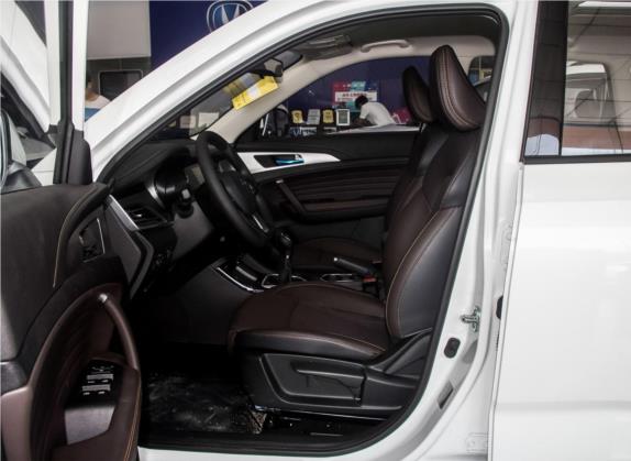 长安CS35PLUS 2019款 1.6L 手动悦联升级版 车厢座椅   前排空间