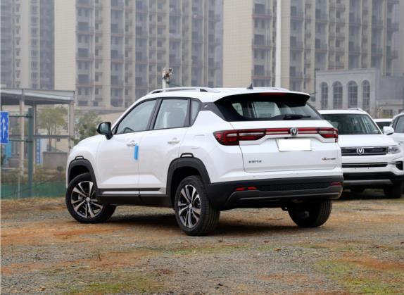 长安CS35PLUS 2021款 荣耀百万版 1.6L 手动豪华版 外观   斜后