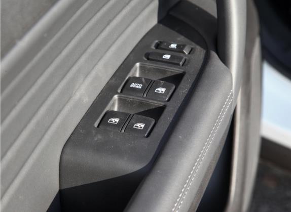 长安CS35PLUS 2021款 荣耀百万版 1.6L CVT精英版 车厢座椅   门窗控制