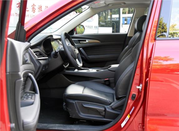 长安CS35PLUS 2021款 荣耀百万版 1.6L CVT豪华版 车厢座椅   前排空间