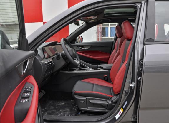 长安CS35PLUS 2021款 蓝鲸NE 1.4T DCT领航型 车厢座椅   前排空间