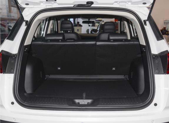 长安CS35PLUS 2021款 改款 荣耀百万版 1.6L 手动豪华版 车厢座椅   后备厢