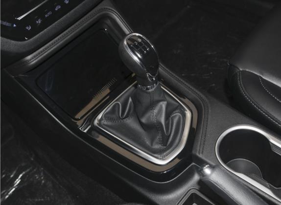 长安CS35PLUS 2021款 改款 荣耀百万版 1.6L 手动豪华版 中控类   挡把