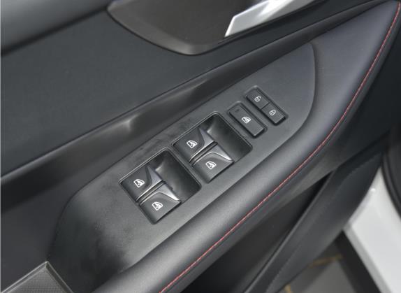 长安CS35PLUS 2022款 蓝鲸NE 1.4T DCT豪华型 车厢座椅   门窗控制