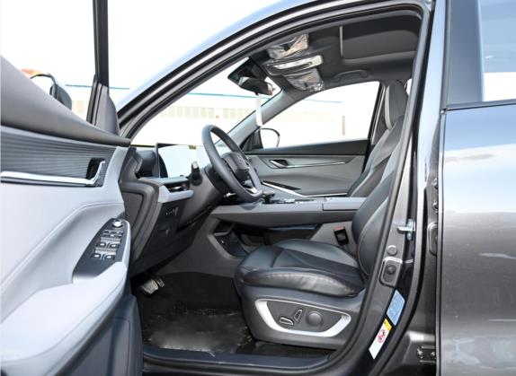 长安CS75 PLUS 2022款 第二代 1.5T 自动尊贵型 车厢座椅   前排空间