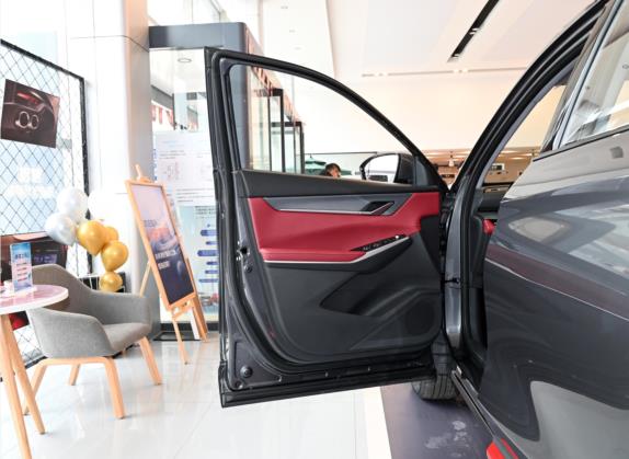 长安CS75 PLUS 2022款 第二代 2.0T 自动尊贵型 车厢座椅   前门板