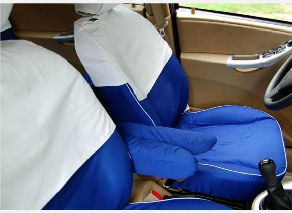 杰勋 2009款 HEV 1.5L 豪华型 车厢座椅   前排空间