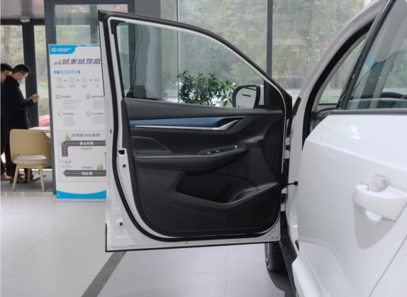 长安CS55纯电版 2020款 标准续航 智享版 车厢座椅   前门板