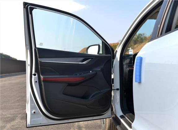 长安CS55PLUS 2020款 1.5T 手动炫动型 车厢座椅   前门板