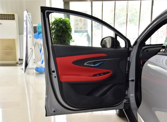 长安UNI-T 2020款 1.5T 尊贵型 车厢座椅   前门板