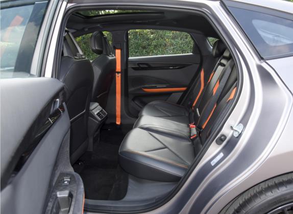 长安UNI-V 2022款 1.5T 运动版 车厢座椅   后排空间