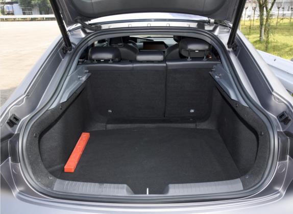 长安UNI-V 2022款 1.5T 运动版 车厢座椅   后备厢