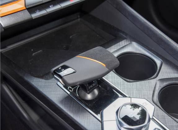 长安UNI-V 2022款 1.5T 运动版 中控类   挡把