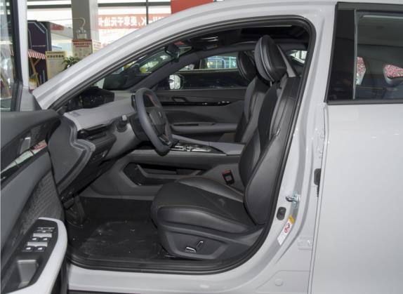 长安UNI-V 2022款 1.5T 卓越型 车厢座椅   前排空间