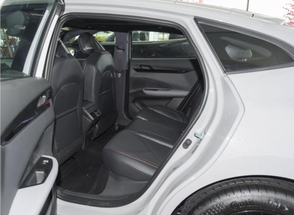 长安UNI-V 2022款 1.5T 卓越型 车厢座椅   后排空间