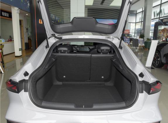 长安UNI-V 2022款 1.5T 卓越型 车厢座椅   后备厢