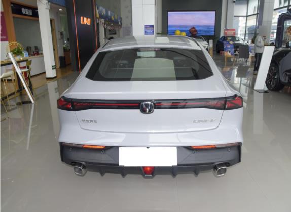 长安UNI-V 2022款 1.5T 卓越型 外观   正后