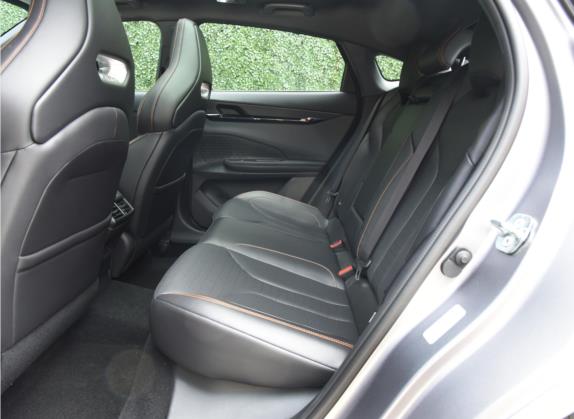 长安UNI-V 2022款 2.0T 领速版 车厢座椅   后排空间