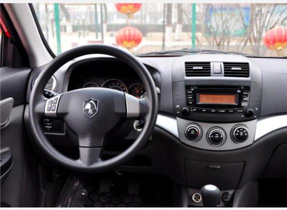悦翔 2009款 三厢 1.5L 手动尊贵型 中控类   驾驶位